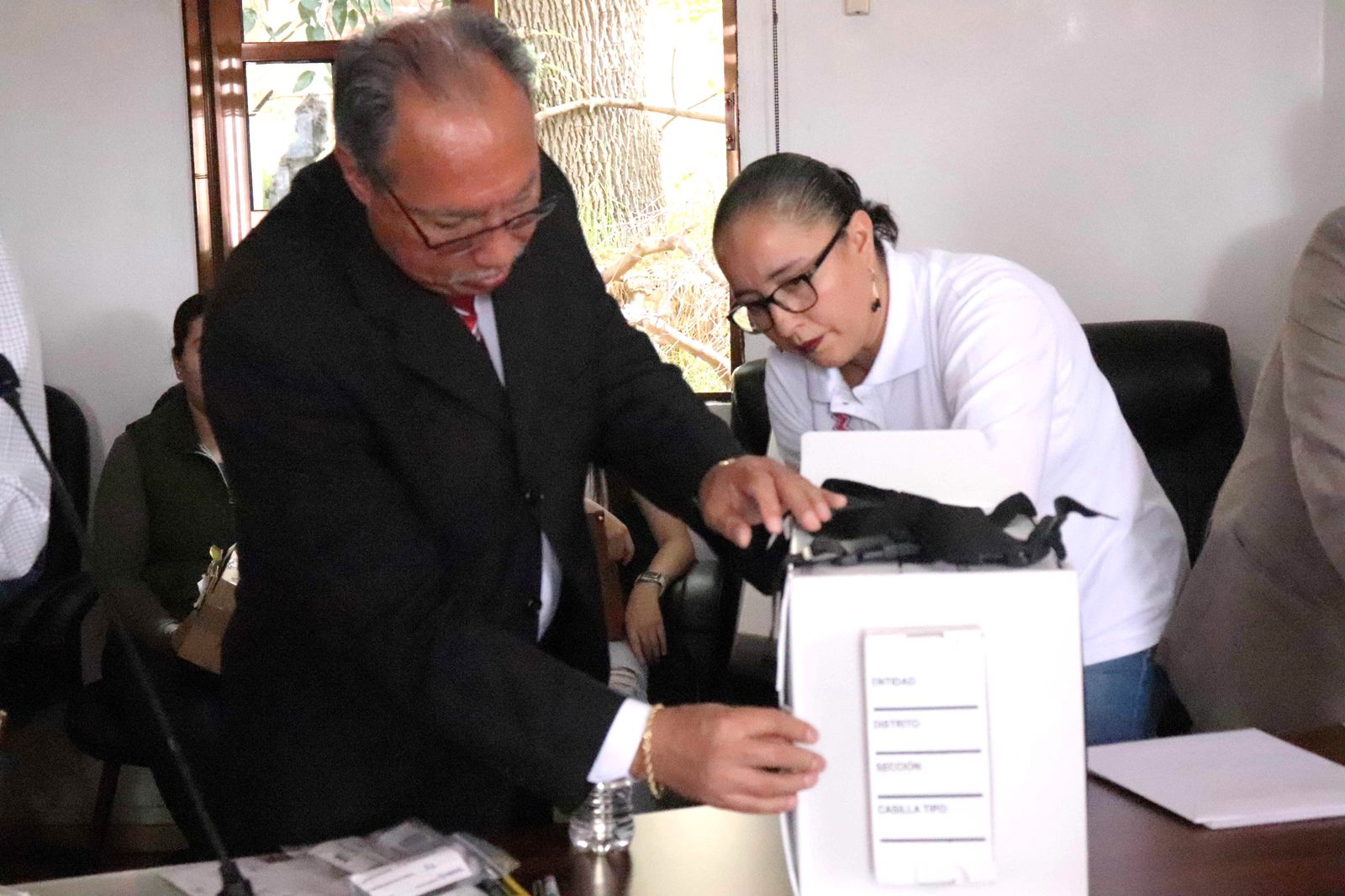 Integró INE Tlaxcala los Sobres Paquete Electoral de Seguridad del Voto de las Personas en Prisión Preventiva